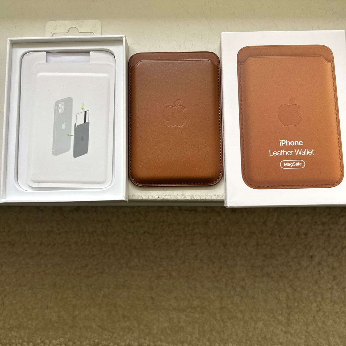 Apple純正品】MagSafe対応 iPhoneレザーウォレット サドル Apple純正品】MagSafe対応 iPhoneレザーウォレット サドル