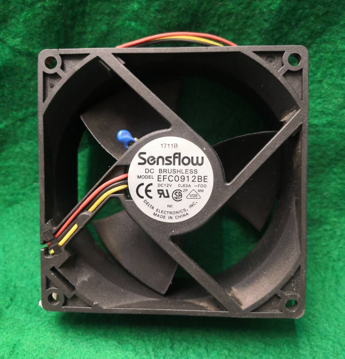 EFC0912BEＳＥＮＳＦＬＯＷＤＣブラシレスＦＡＮ12V0.63A温度センサー付き温度で風量変わります送料全国一律レターパックプラス５２０円_画像1