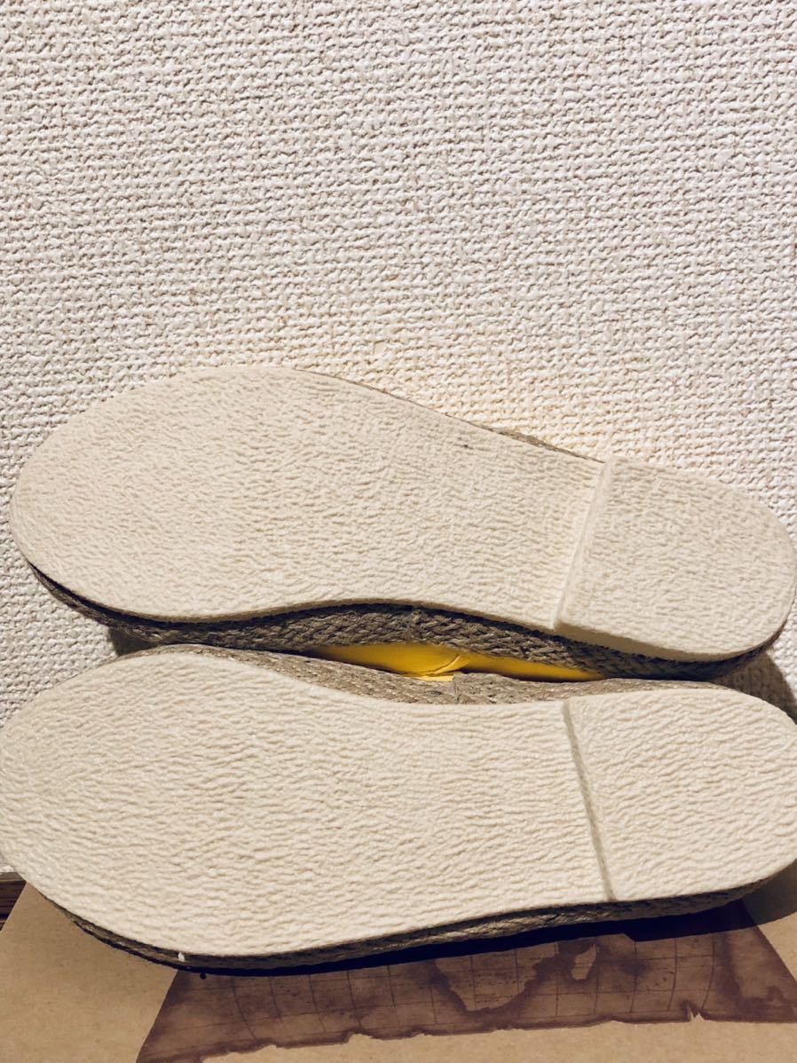 【新品・未使用】スニーカー　22.5cm 黄色　歩きやすい　可愛い　軽い　クッション　コレクター出し　激レア　カフェ風　箱無し_画像4