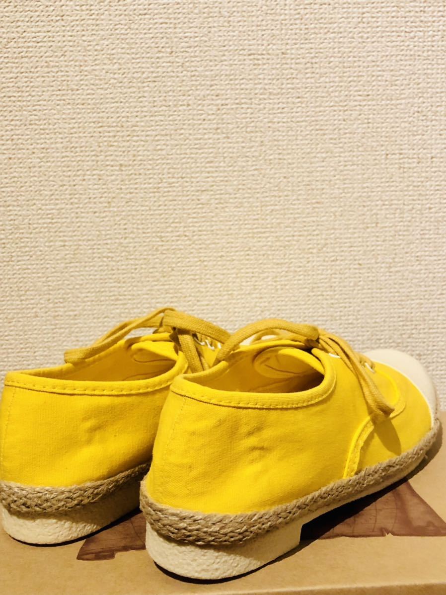 【新品・未使用】スニーカー　22.5cm 黄色　歩きやすい　可愛い　軽い　クッション　コレクター出し　激レア　カフェ風　箱無し_画像3