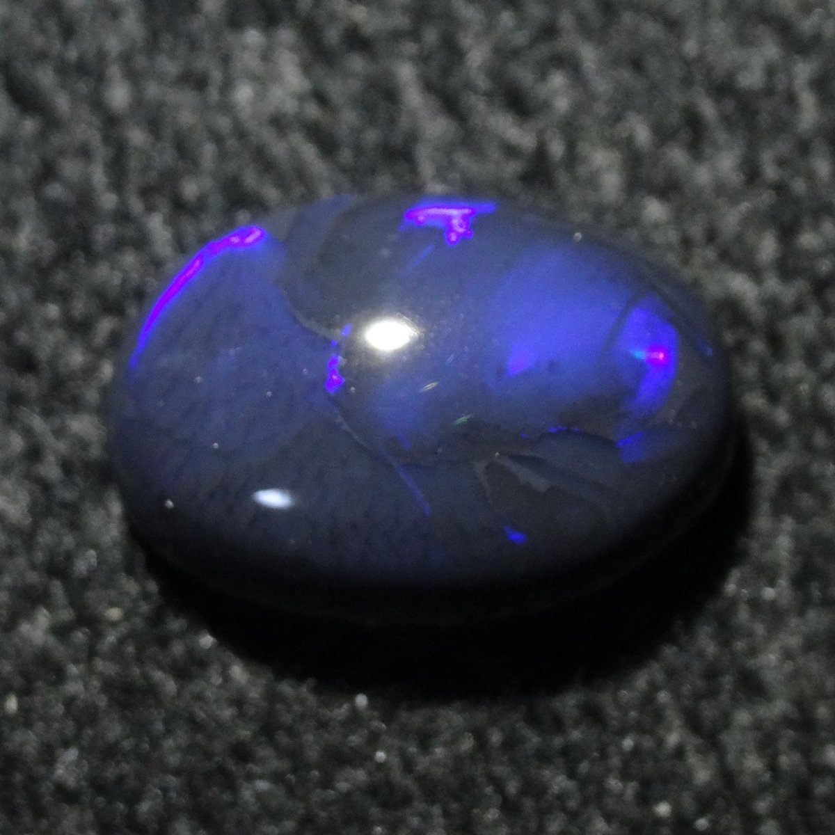 【動画有/大粒】天然ブラックオパール ルース ほんすじ 黒母岩 約3.9ct ライトニングリッジ産 品番:2301103_画像4