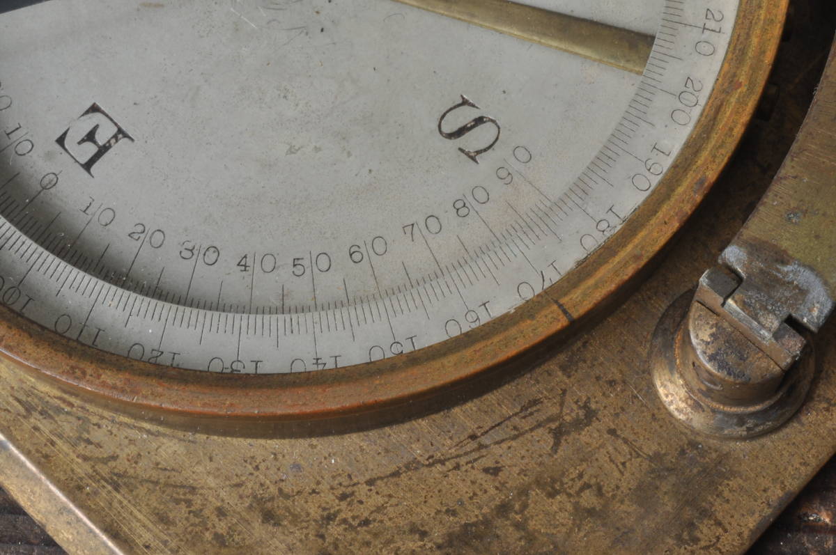 古い方位磁石 方位磁針 西洋アンティーク 真鍮製 測量器の画像5