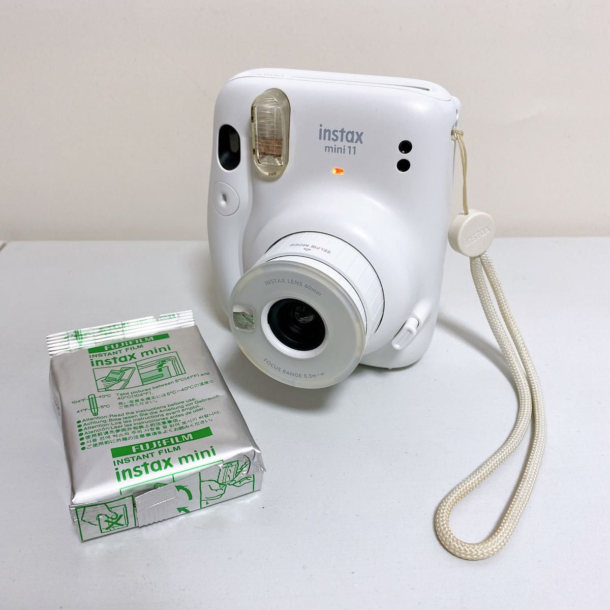 フジフィルム INSTAX mini 12 チェキ ちいかわ+おまけ - フィルムカメラ