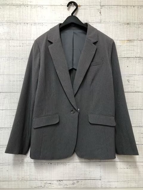 新品☆23号3L4L♪グレー系ストライプ9分丈テーパードパンツスーツ♪ストレッチ☆t339