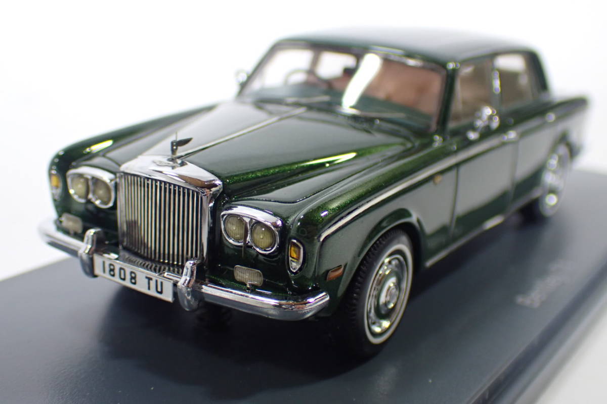 67461 BENTLEY T1 ベントレー T1 NEO44135 ミニカー 1/43 グリーンカラー 純正ケース付き_画像1