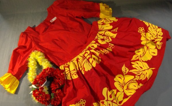 【フラダンス】 【80サイズ】 ≪Lenua≫　ハワイアンドレス 赤×黄色 着丈:116cmフラダンス衣装　頭飾り付き272050012D1C20_画像1