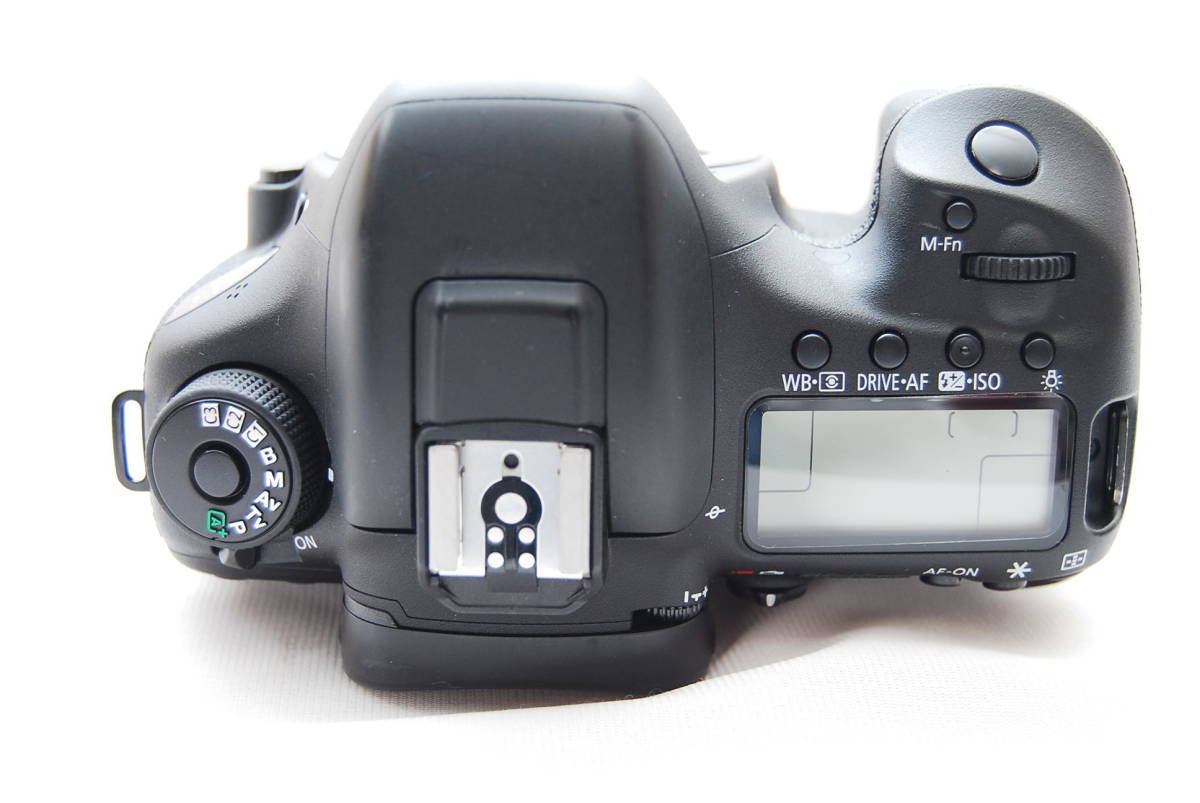 ☆極上美品 キャノン Canon デジタル一眼レフカメラ EOS 7D Mark II