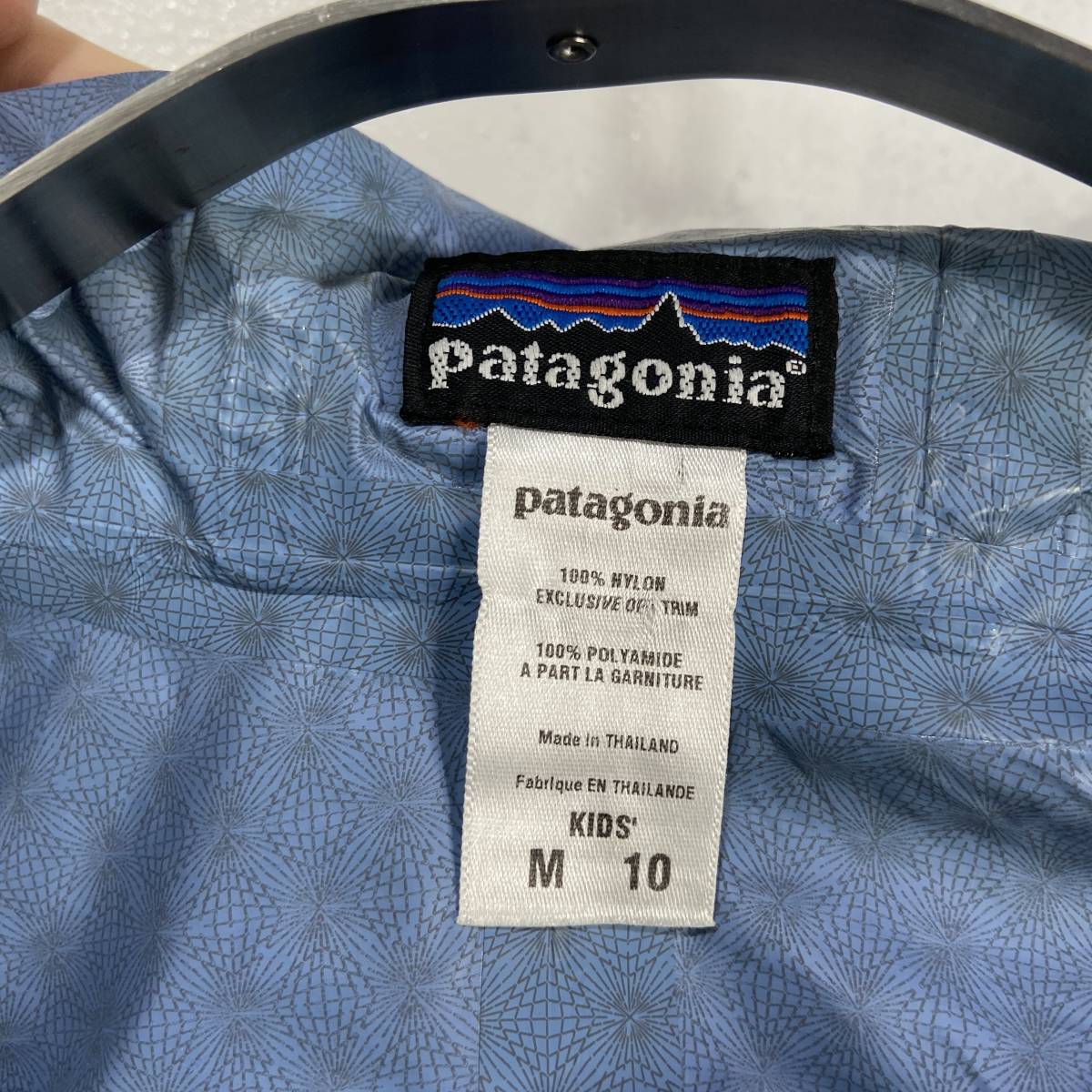 ☆送料無料☆Patagonia☆キッズ☆マウンテンパーカー☆ナイロン☆ネイビー☆キッズM☆難あり☆A23_画像6