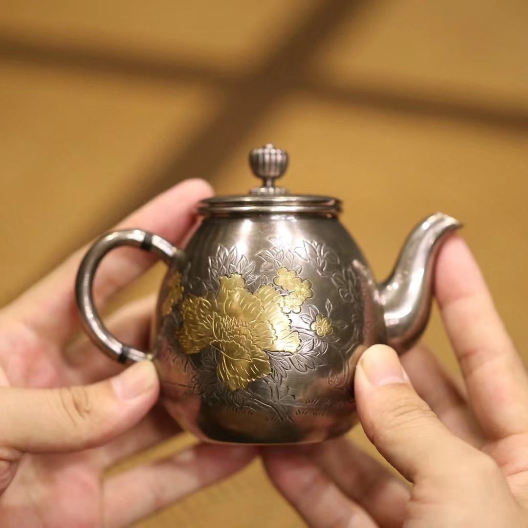 古銀 茶壺 浄益 造 純銀鏨刻牡丹紋小銀瓶 煎茶 湯沸 急須 茶道具 南鐐 金工 茶器 時代物 LT-01156