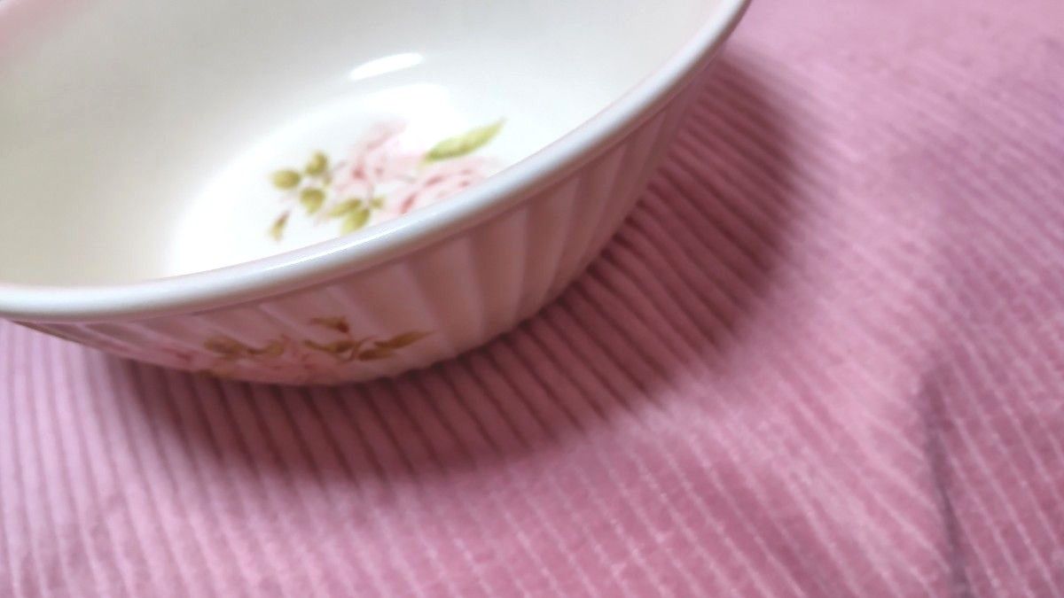 ホワイトブラウン イマン ダイアナローズ サラダボール・冷茶セット