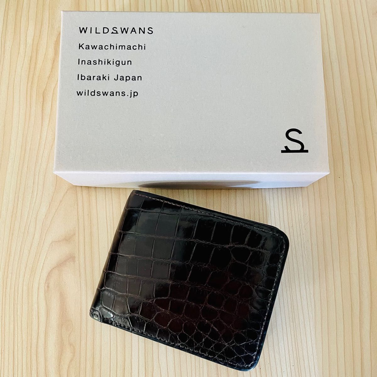 ワイルドスワンズ WILDSWANS クロコダイル 二つ折り財布 ワイルドスワンズ WILDSWANS クロコダイル 二つ折り財布