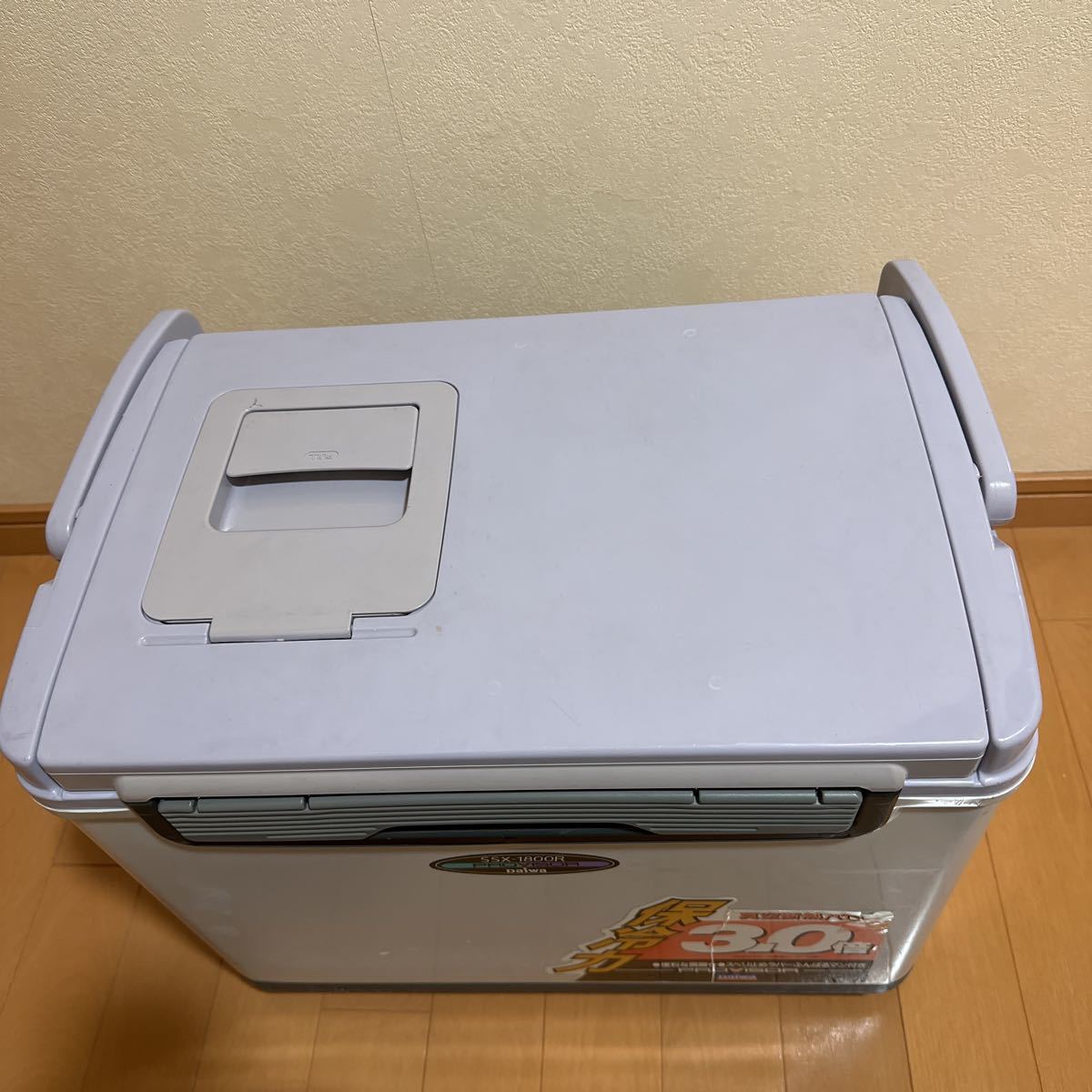 ダイワ クーラーボックス 6面真空 VSX-1200R 入荷予定商品
