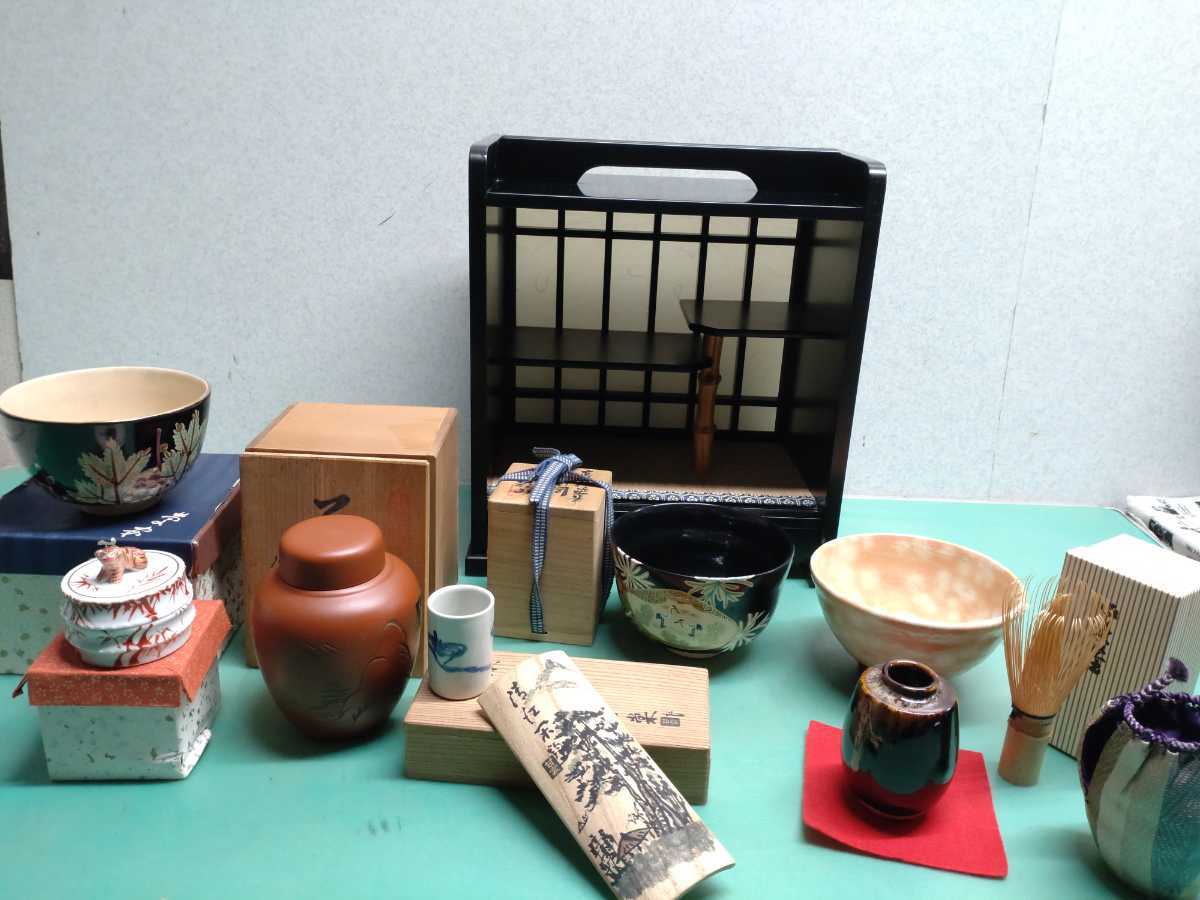 ○ 茶道 茶道具 茶器 まとめ セット 飾り棚 茶棚 茶壺 朱泥 手彫 作山