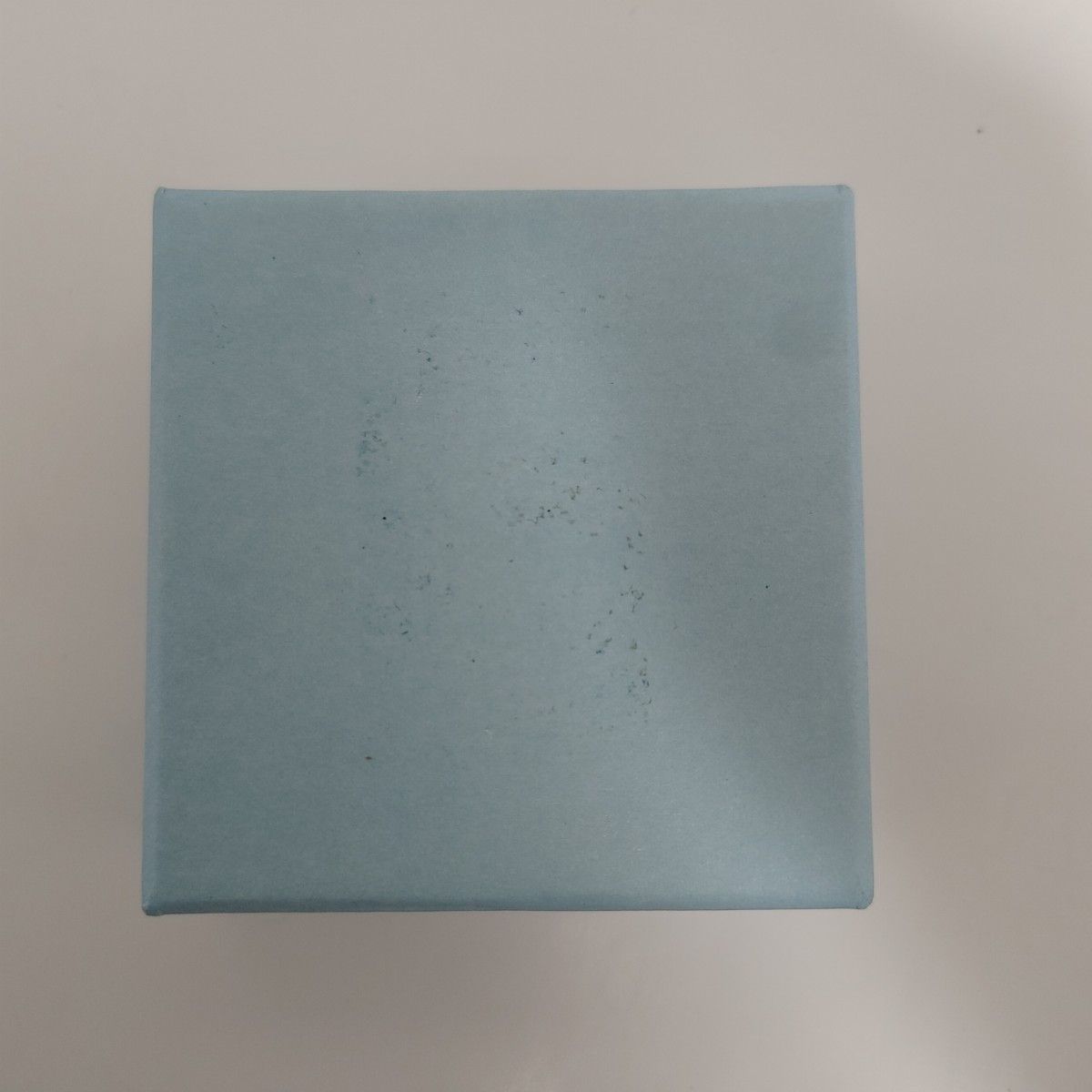 【小物入れに】MirrorSilver ギフトボックス アクセサリーケース 中古 自宅用 頑丈 コンパクトサイズ リボン ブルー