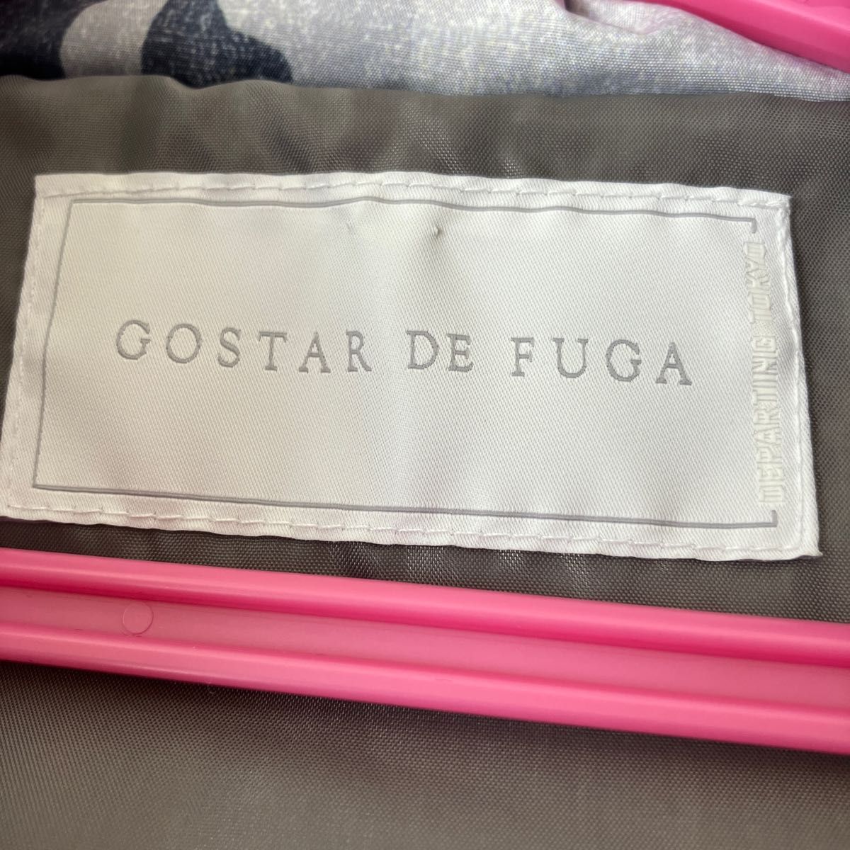 GOSTAR DE FUGAのダウンジャケット