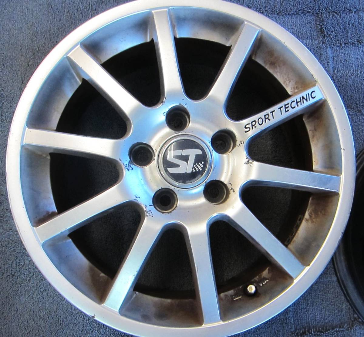 フローラル SPORT TECHNIC 16inch ホイール - タイヤ/ホイールセット