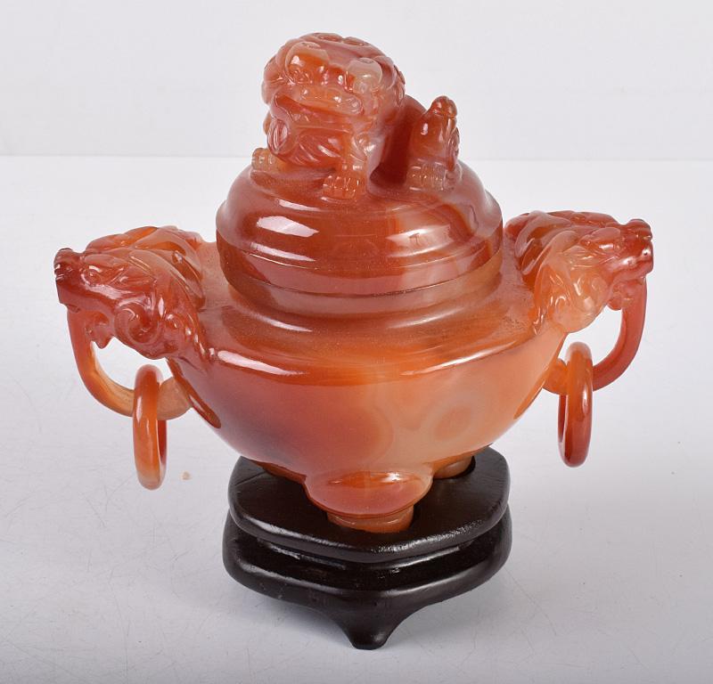 中国 赤瑪瑙彫刻 雙耳活環 獅子鈕蓋爐 香炉 唐木台付(東洋彫刻)｜売買 