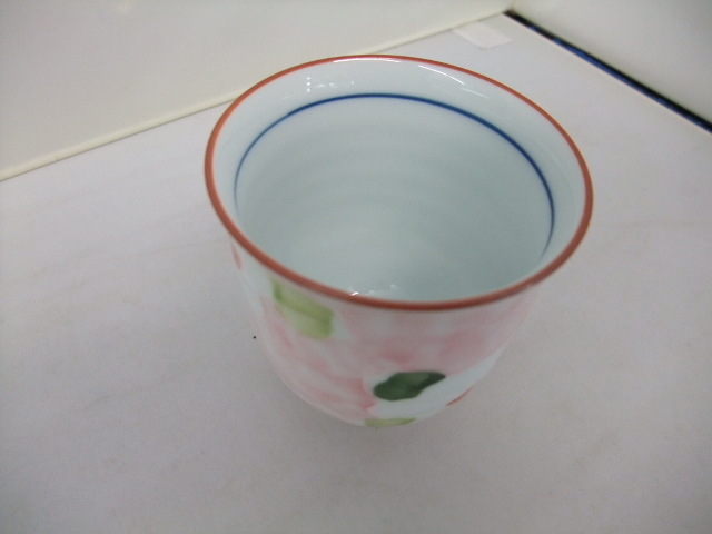 日本製　　有田焼　　磁器　一珍ダミ椿　　ツバキ　　椿　　湯呑　湯飲　　　ピンク_画像3