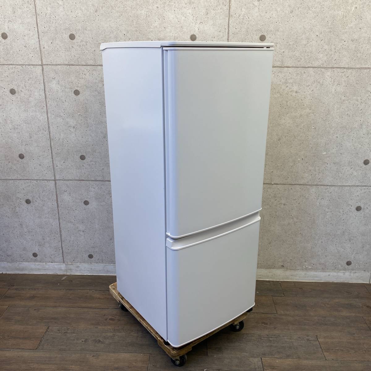 【直接引取可】美品 22年製 2ドア冷蔵庫 三菱 MR-P15G-W1 146L ホワイト 引出型冷凍 動作品 A0112-6