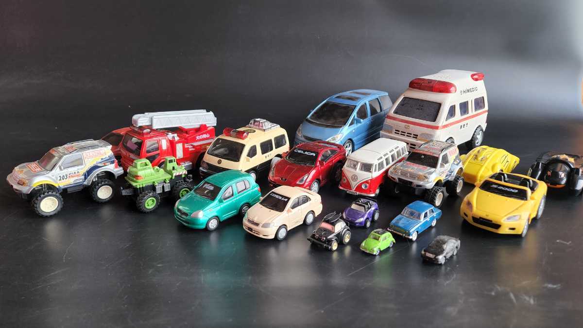 ミニカー 各種まとめ売り 大小様々 ワーゲンバス チョロQ ハイエースパトカー TOMICA_画像1