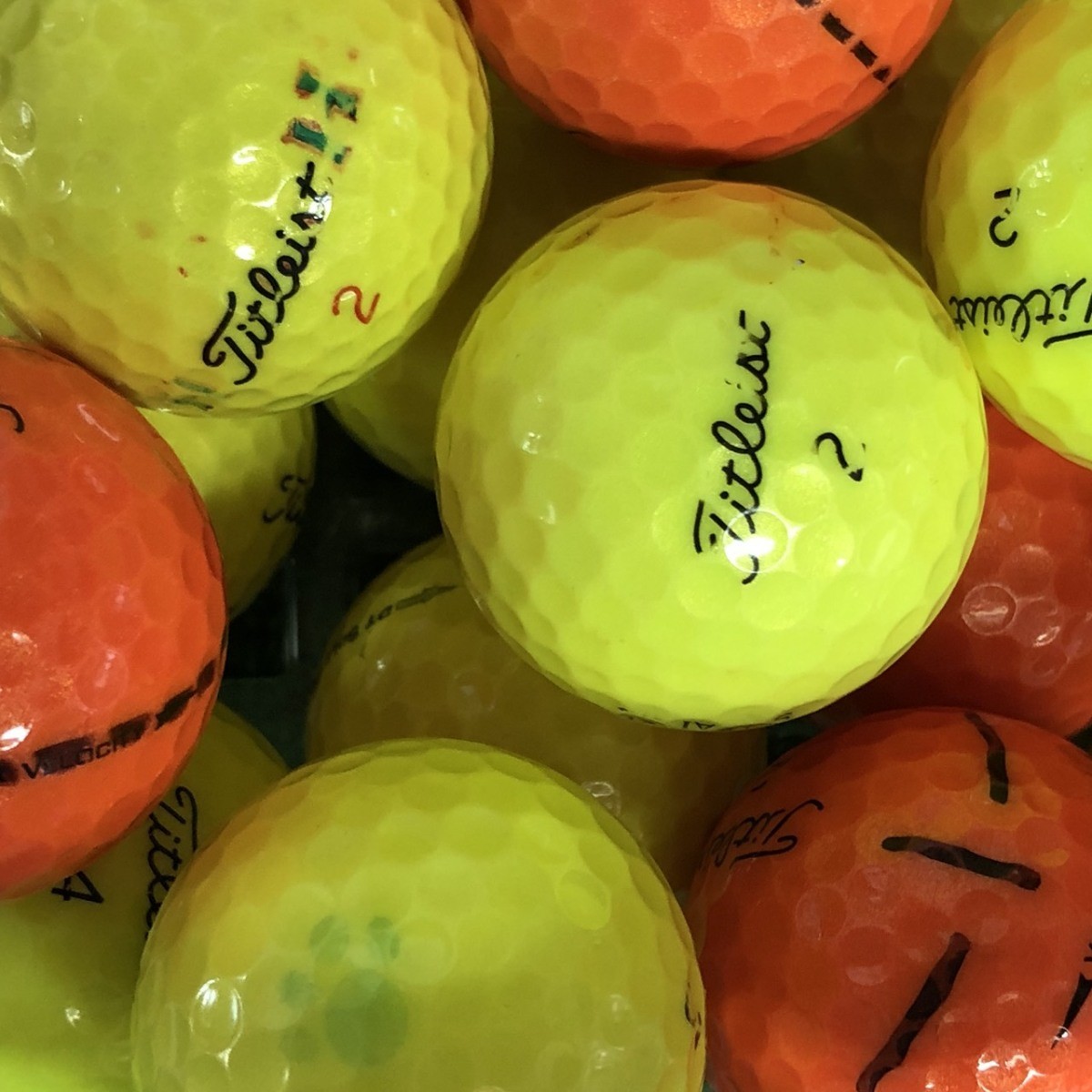 ロストボール タイトリスト 各種混合 カラーボール 20個 A+ABランクマーカー入り 中古 ゴルフボール ロスト Titleist エコボール_画像1