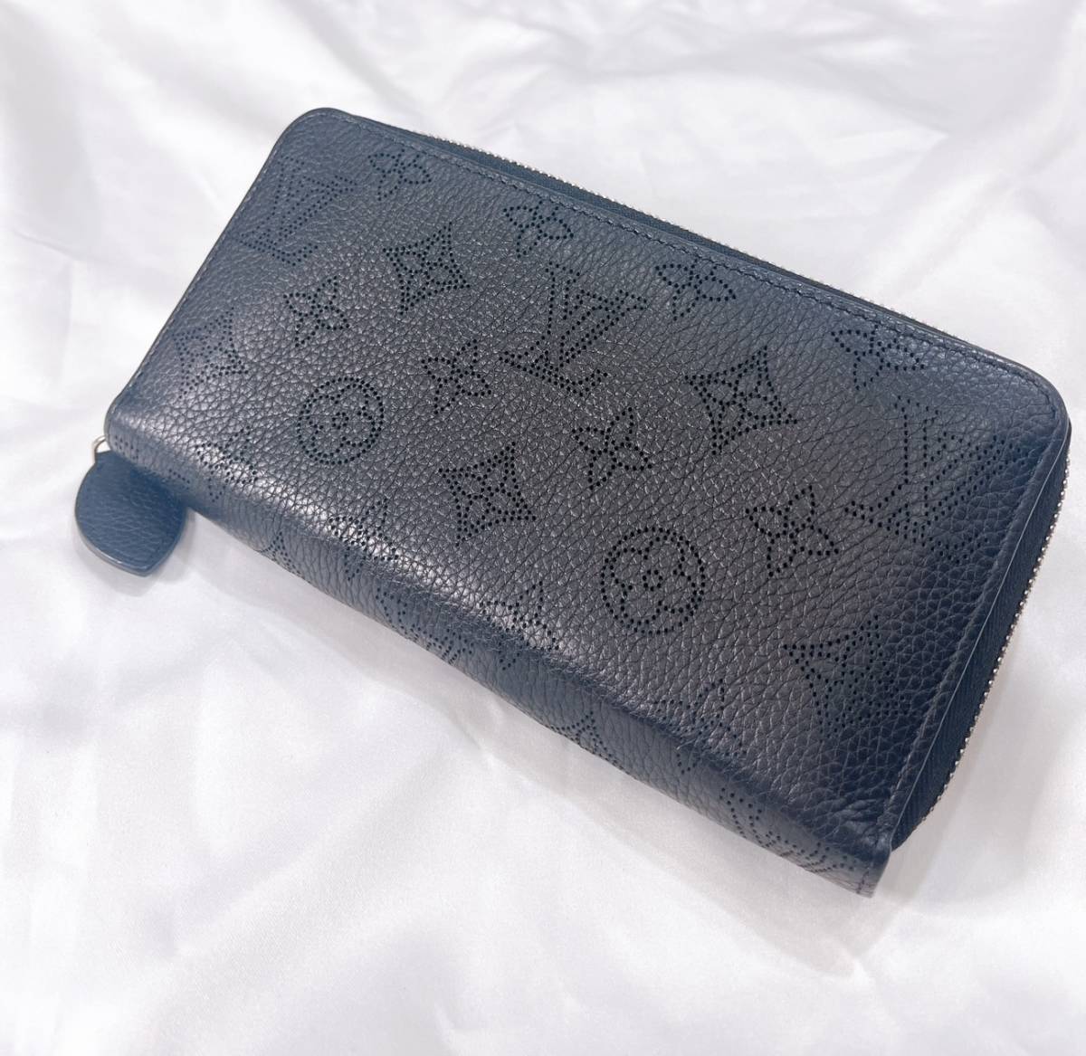 極美品】ルイヴィトン モノグラム マヒナ ジッピーウォレット 長財布
