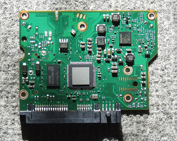 JUNK【Seagate】 ST3000DM001 3.5インチ 内蔵ハードディスク (3TB SATA 6.0Gb/s 5400rpm ) 3000GB+交換基盤_画像2