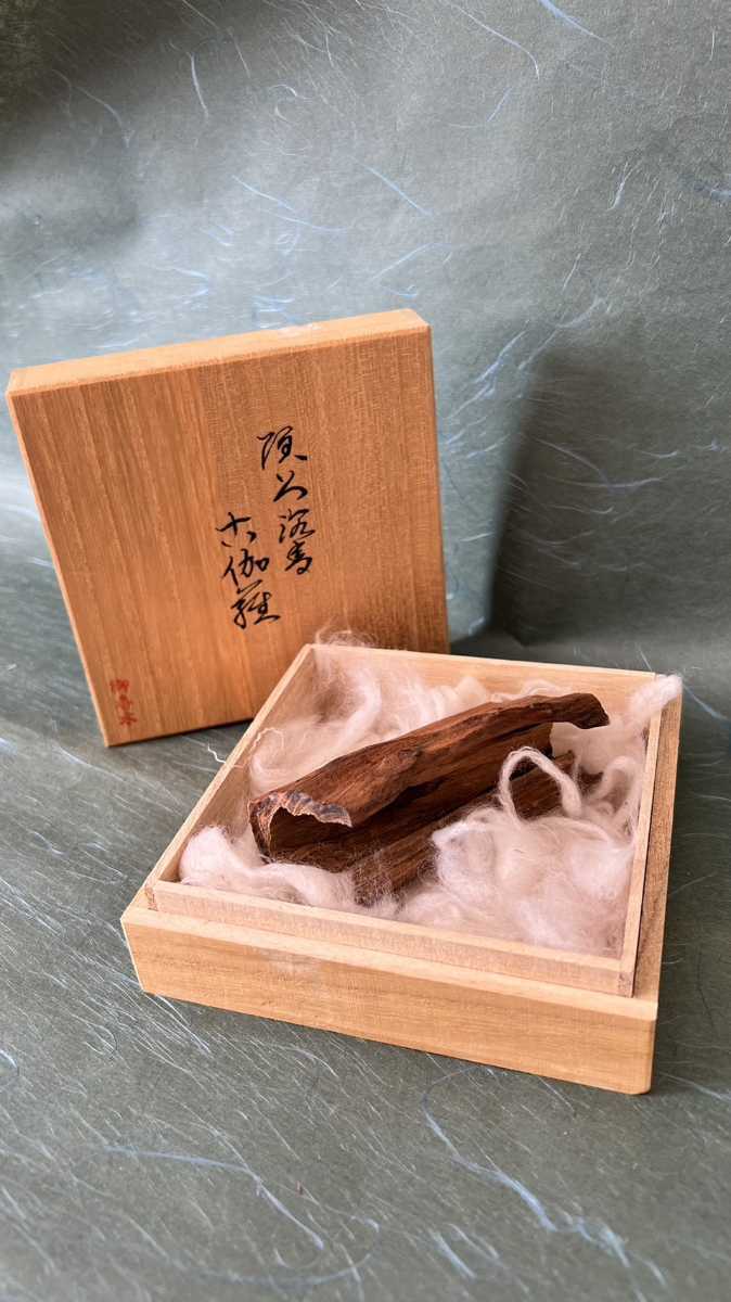 伽羅 原木【奇楠香 極】154g 香木 沈香 茶道具 ベトナム産 御香木 薫香