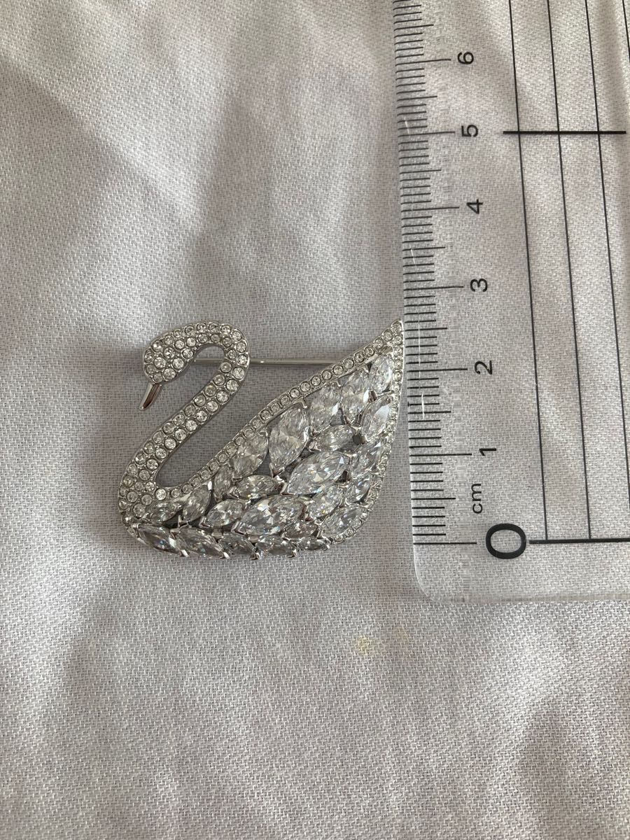 【中古・美品】SWAROVSKI スワロフスキー ブローチ スワン