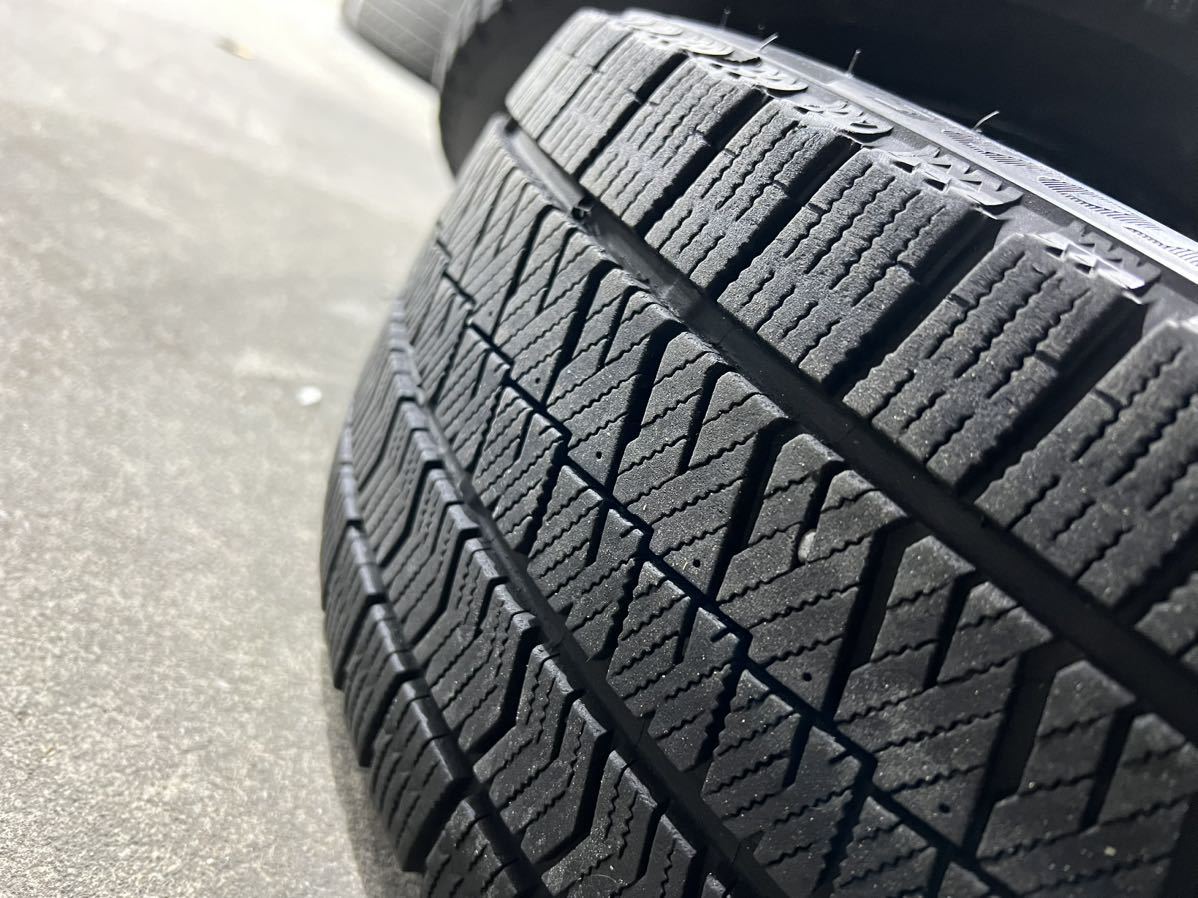 税込】 【バリ溝】クラウン 225/45R18 ブリヂストン VRX 白木/黒塗り