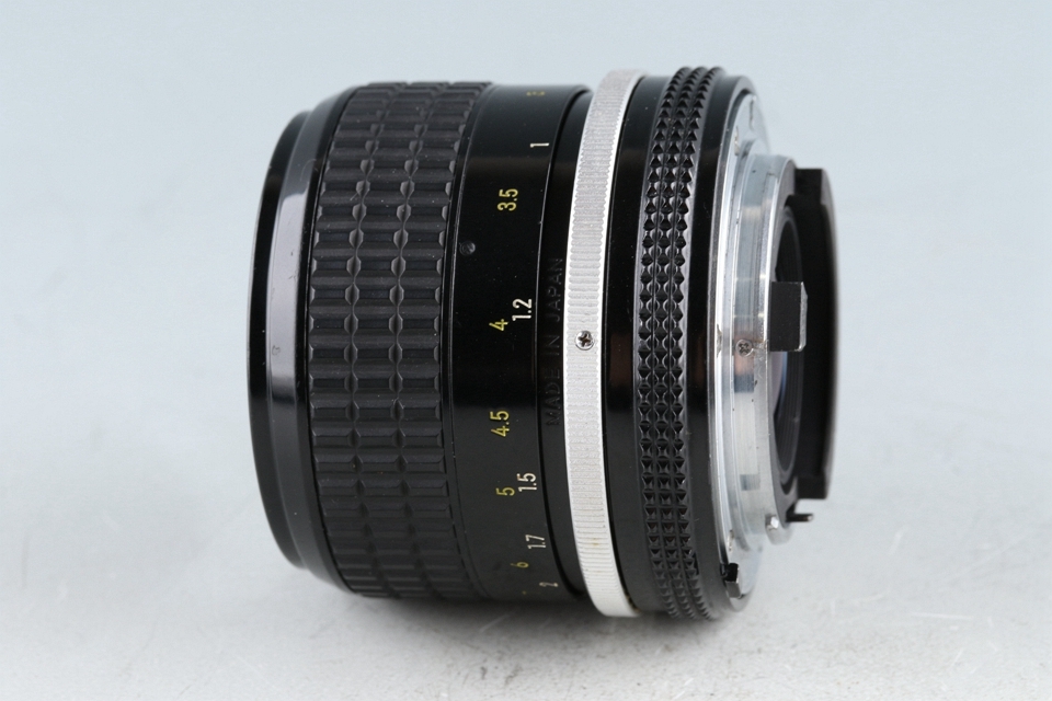 い出のひと時に、とびきりのおしゃれを! Nikkor Nikon 85mm #44768A3