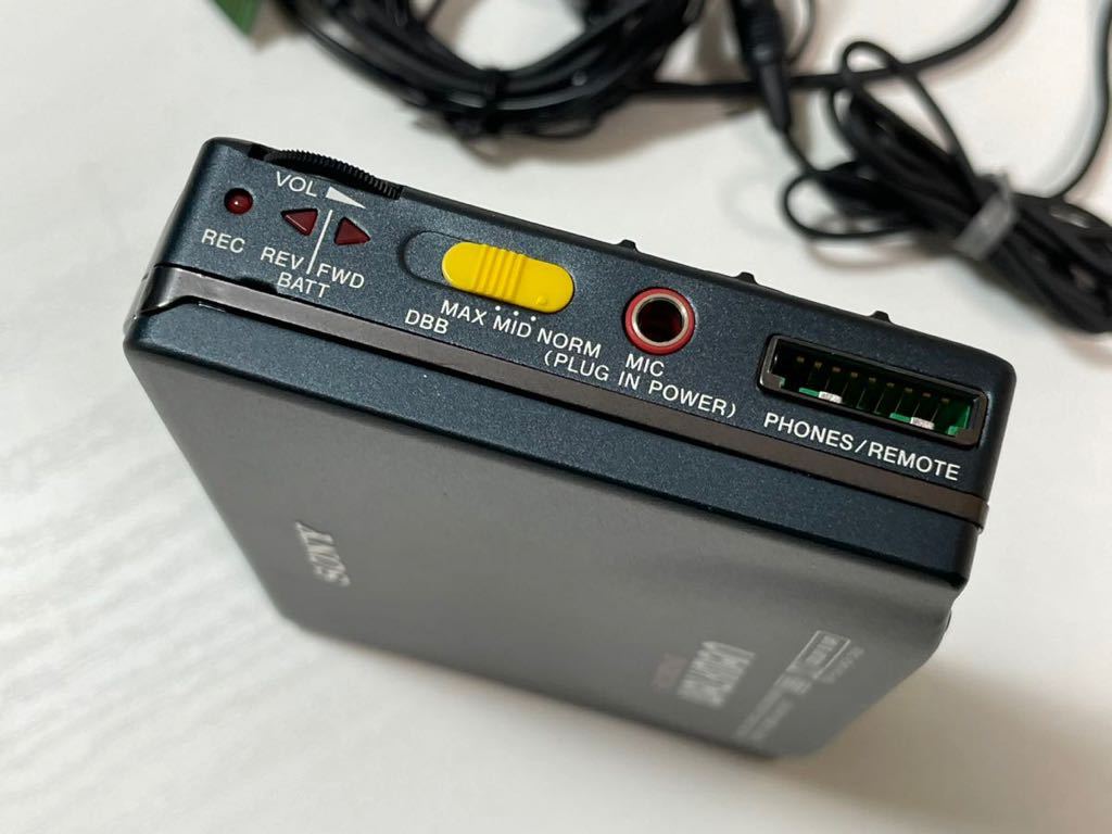 極美動作品・付属品完品】Sony WM-R707 カセット ウォークマン 極美動作品・付属品完品】Sony WM-R707 カセット ウォークマン