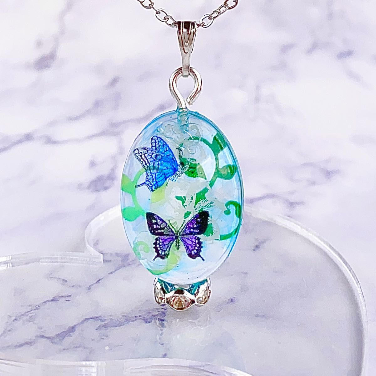 ネックレス 猫 雲レジン 半ドロップ ネコ 青空 空 半雫 レジン 一点物 ハンドメイド アクセサリー ペンダント キーホルダー