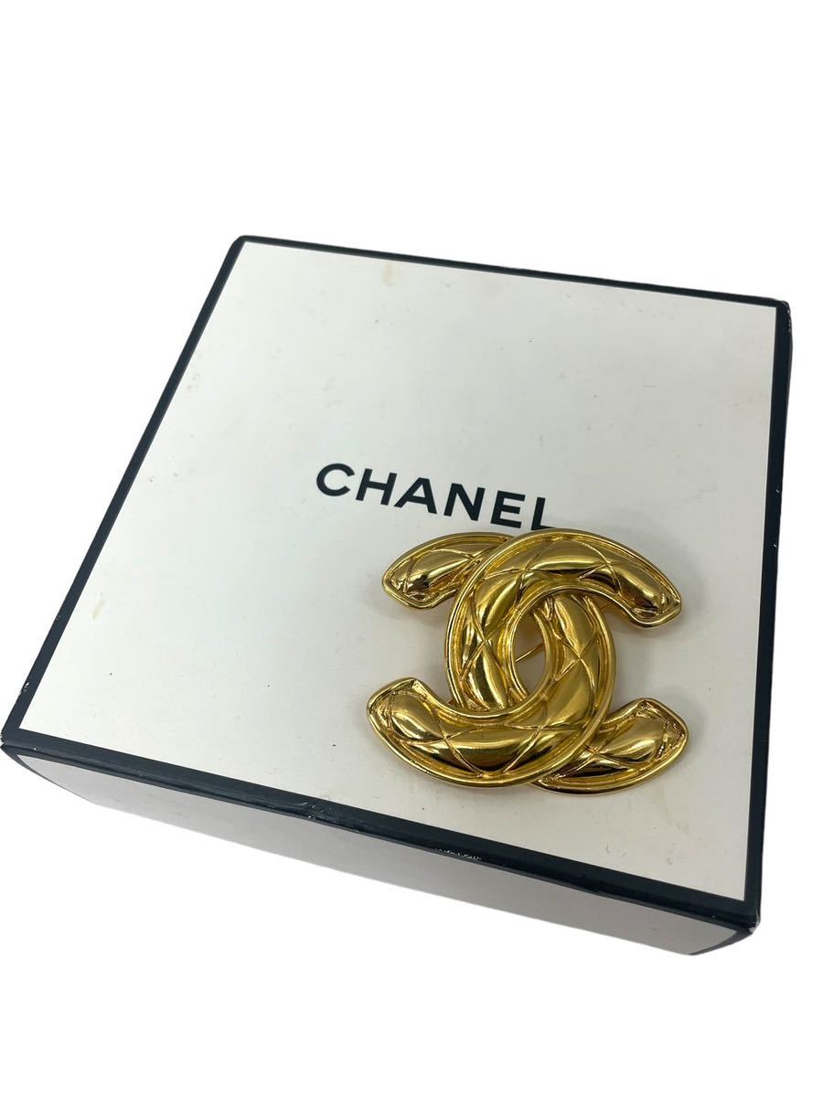 CHANEL ココマーク 1152 ブローチ ゴールド色 マトラッセ 服装小物 装飾品 アクセサリー シャネルの画像2