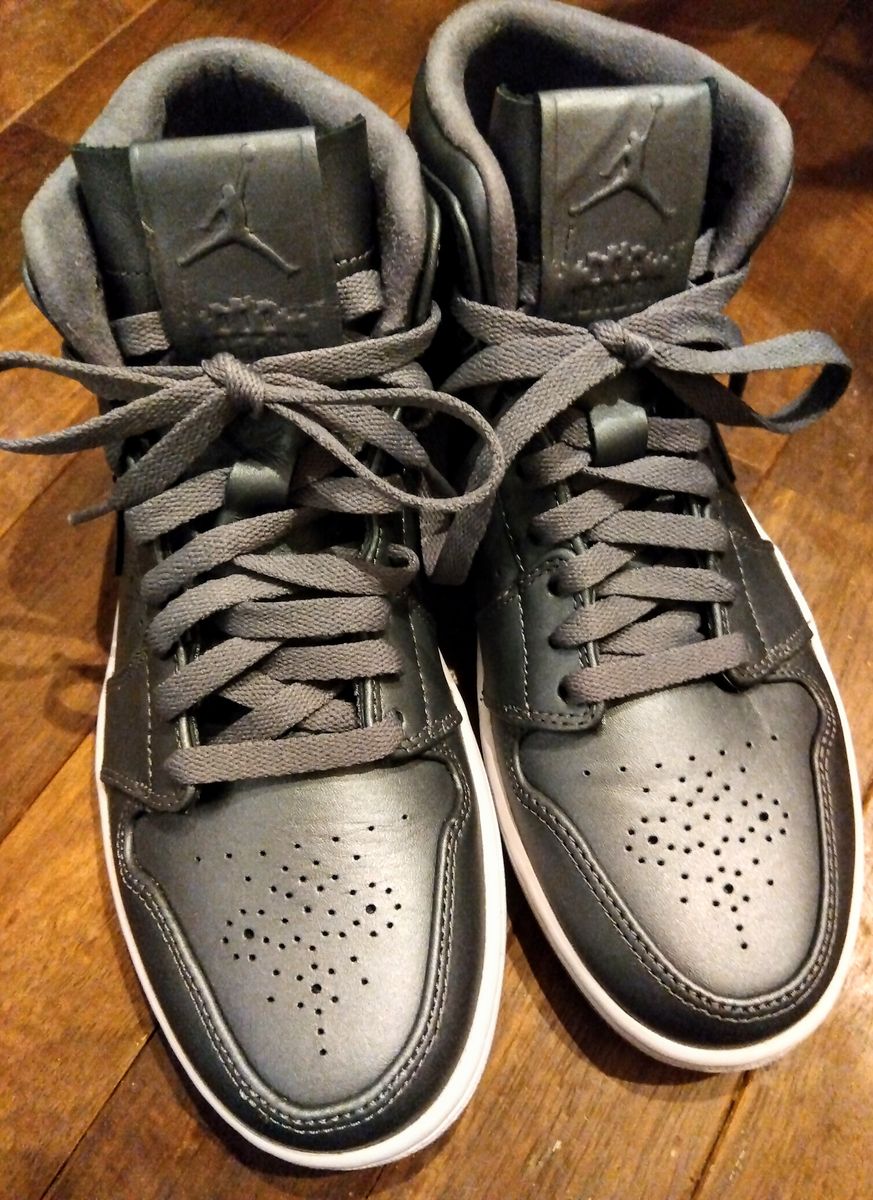 【メタリック感がカッコいい】NIKE AIR JORDAN 1 629151-007 26センチ