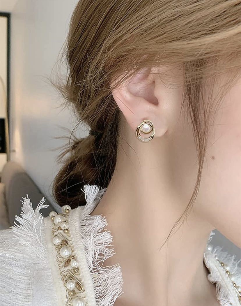  earrings lady's 14 gold opal. earrings #909