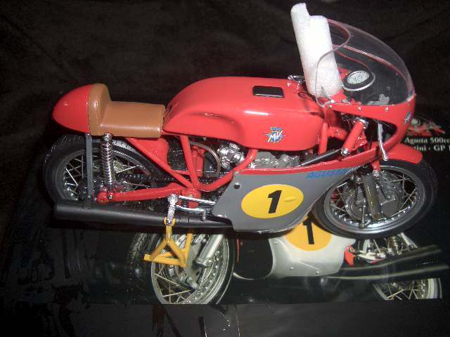 1/12 ミニチャンプス MV Agusta 500ccm G.Agostini GP1970 MVアグスタ　ジャコモ・アゴスチーニ _画像6