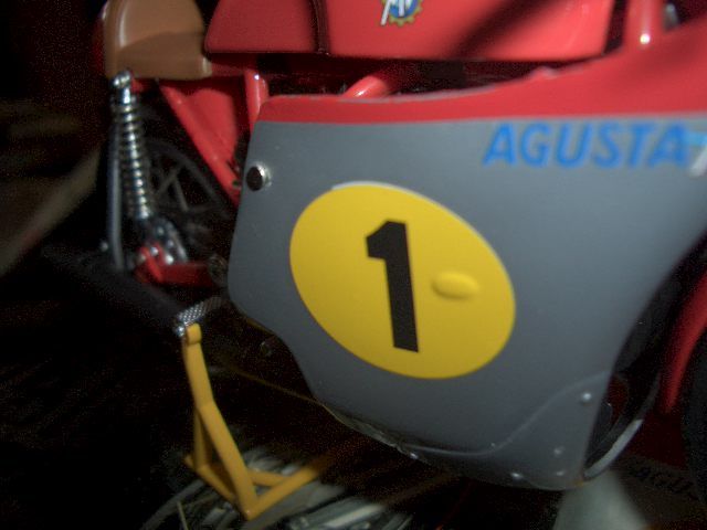 1/12 ミニチャンプス MV Agusta 500ccm G.Agostini GP1970 MVアグスタ　ジャコモ・アゴスチーニ _気泡あり