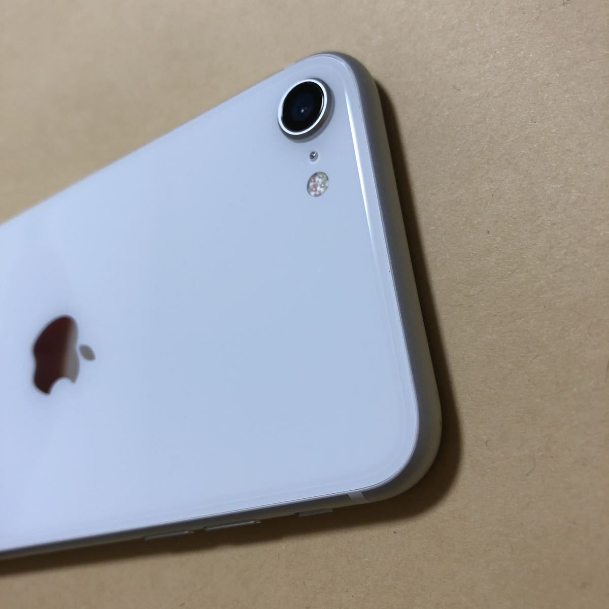 美品 iPhone SE 2世代 64GB デモ機 ホワイト SoftBank-