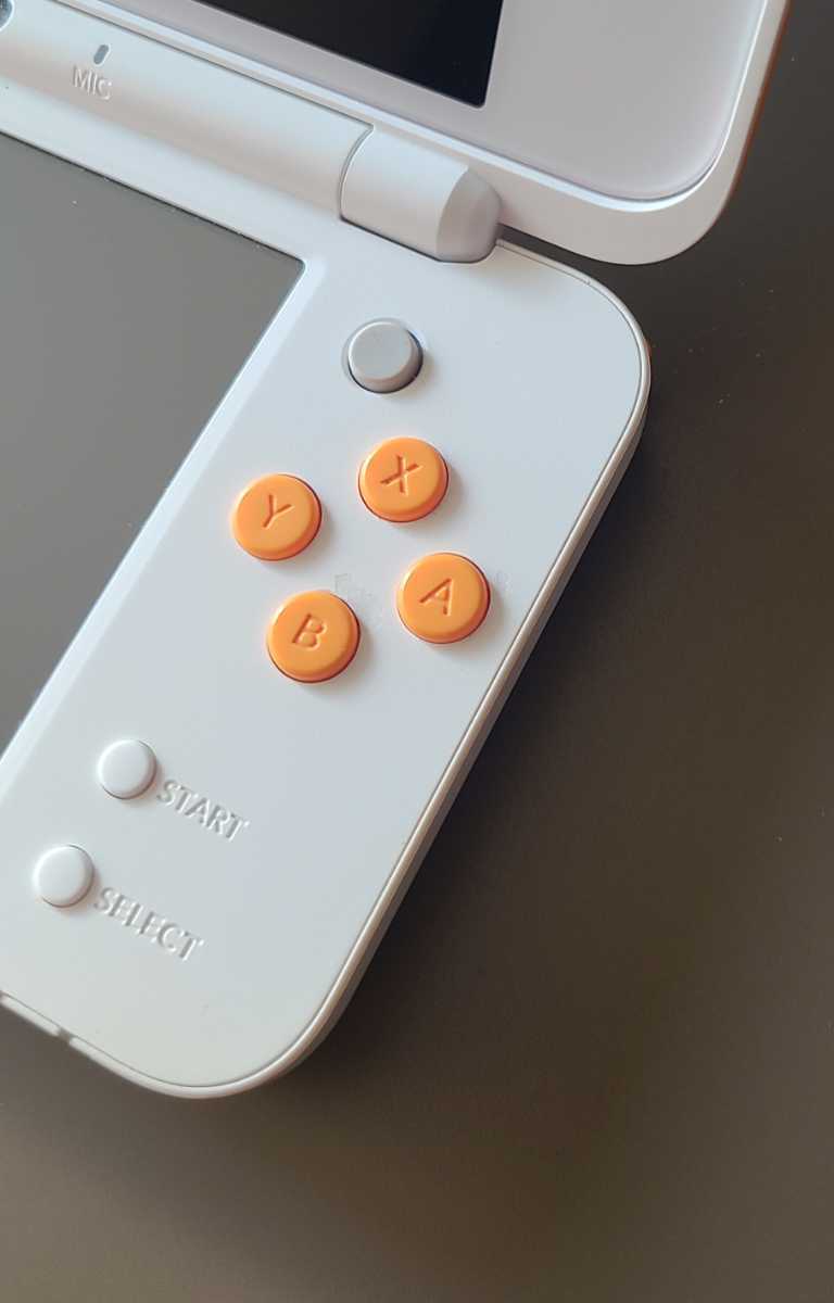 NEWニンテンドー2ds ll ホワイトオレンジ ニンテンドー2DS NEWニンテンドー2ds ll ホワイトオレンジ ニンテンドー2DS