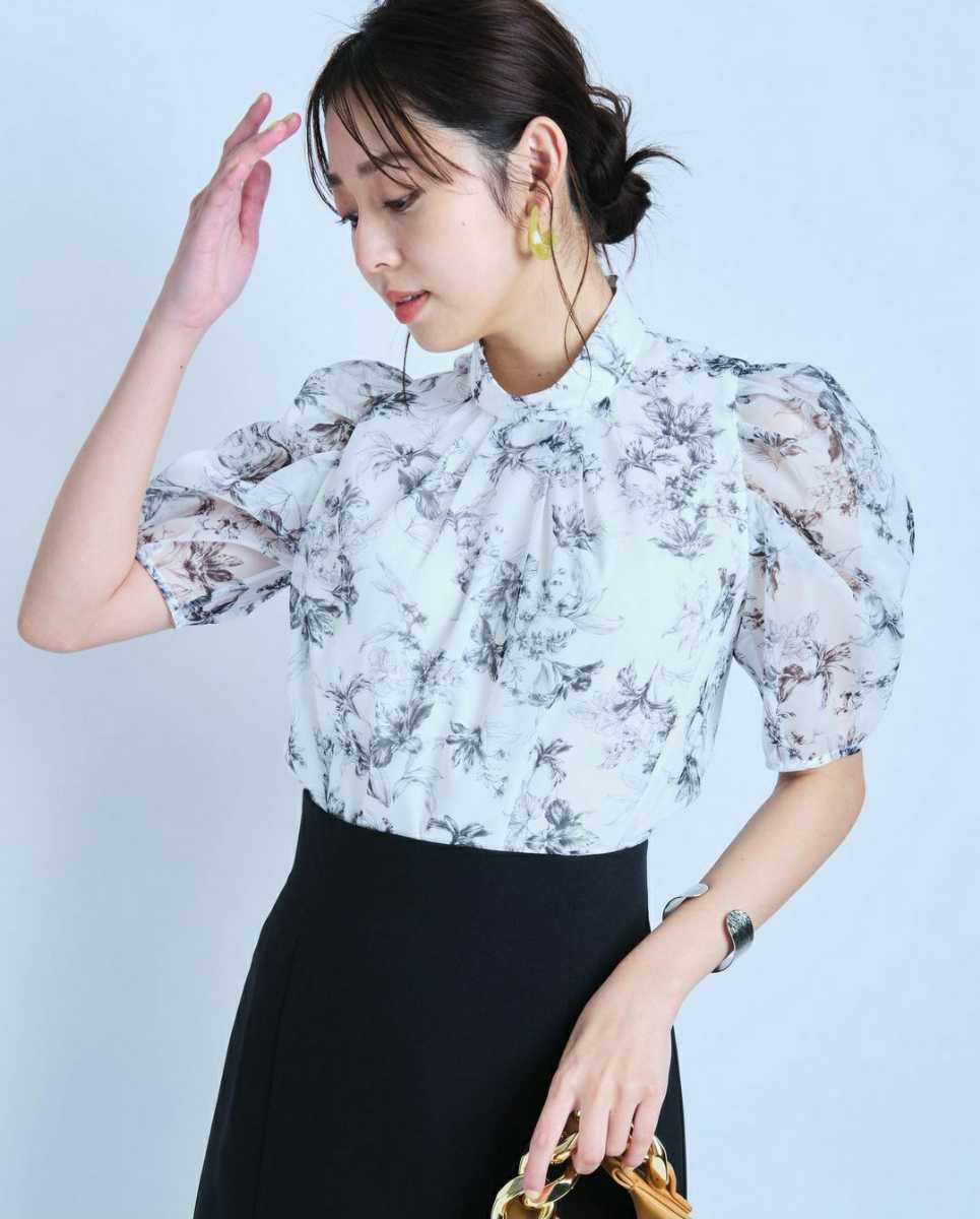 新品タグ付き JUSGLITTY ジャスグリッティー ラインタッチプリント