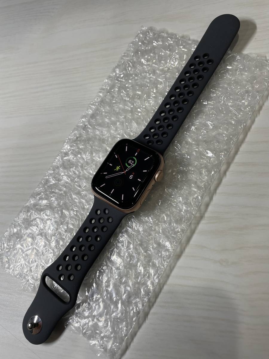 シリコン 超美品！Apple Watch SE(GPSモデル)- 44mmスペースグレイ