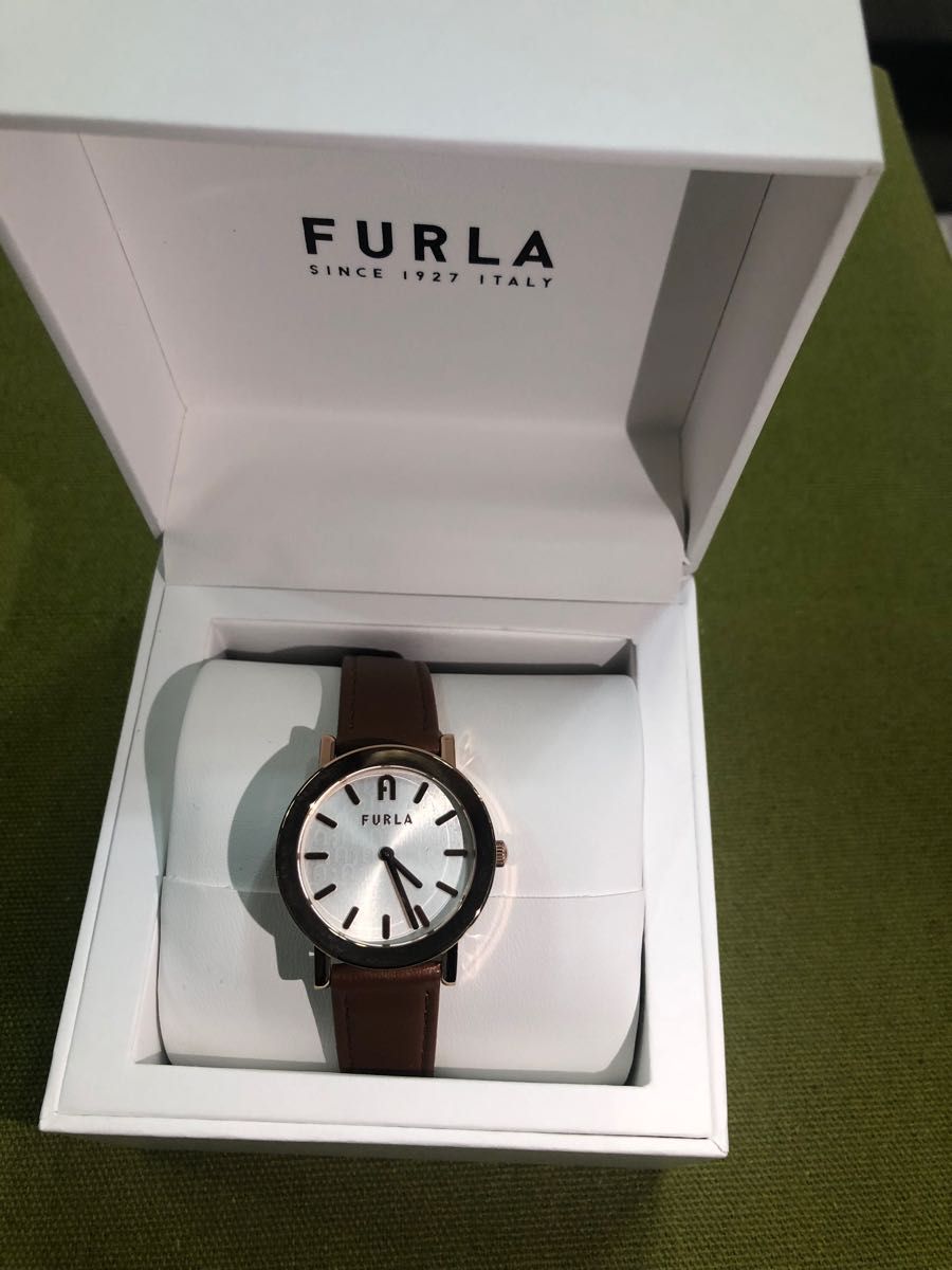 時計　ＦＵＲＬＡ　ＭＩＮＩＭＡＬ　ＳＨＡＰＥ　３２ｍｍ