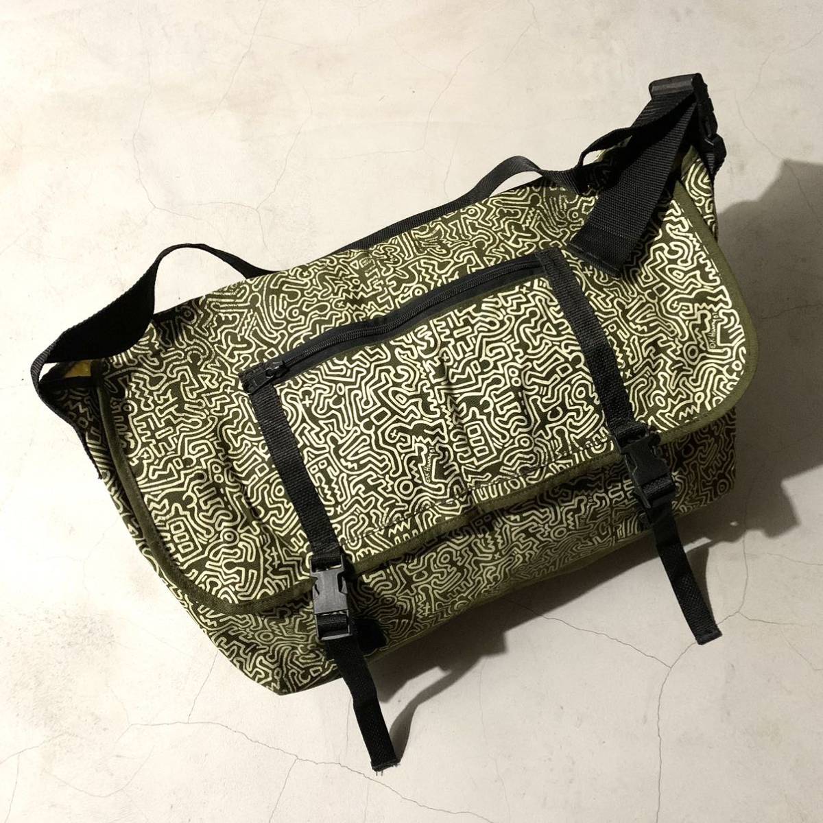90s POP SHOP Keith Haring Keith he ring extra-large messenger bag olive × white Vintage inspection popshop USA made America made 