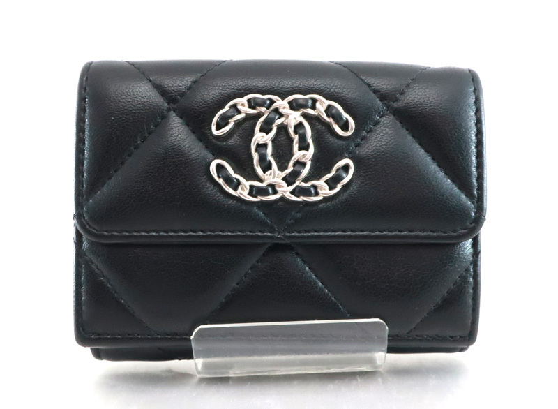 海外最新 CHANEL シャネル 極美品 19 /32292 AP1789 黒 ブラック