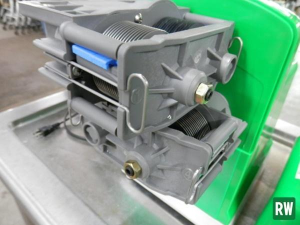 ねぎ切り機 縦切り/ネギスライサー 白髪ねぎ 水洗OK 100V 試運転 ねぎ切り機 縦切り/ネギスライサー 白髪ねぎ 水洗OK 100V 試運転
