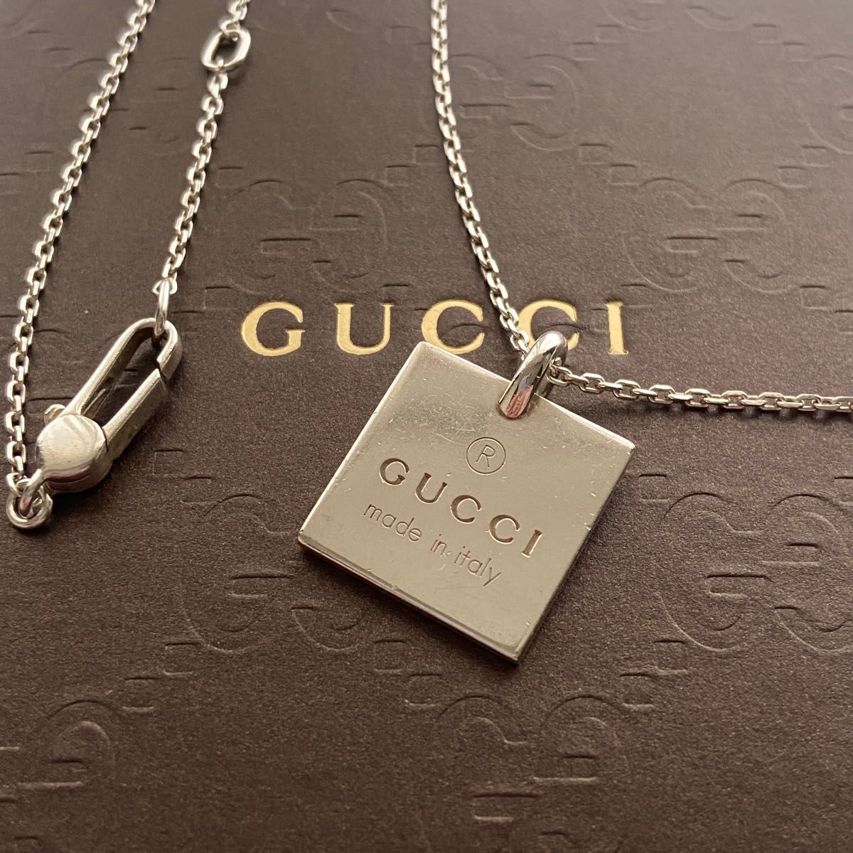GUCCI グッチ シルバー ロゴ スクエア プレート ネックレス 925 美品