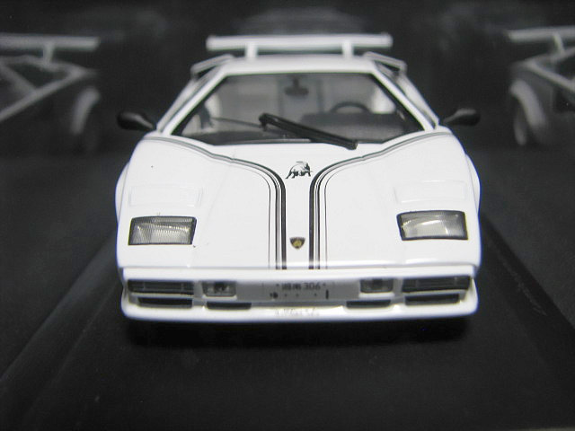 21. 未展示　イクソ 1/43　Lamborghini Countach 5000QV Quattrovalvole　ランボギーニ カウンタック ホワイト