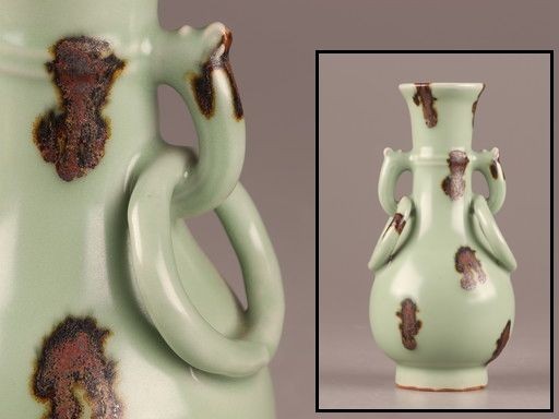 Aランク 中国 龍泉窯 青磁 花卉寿字文 神獣耳不遊環壷 時代箱 M R5676C