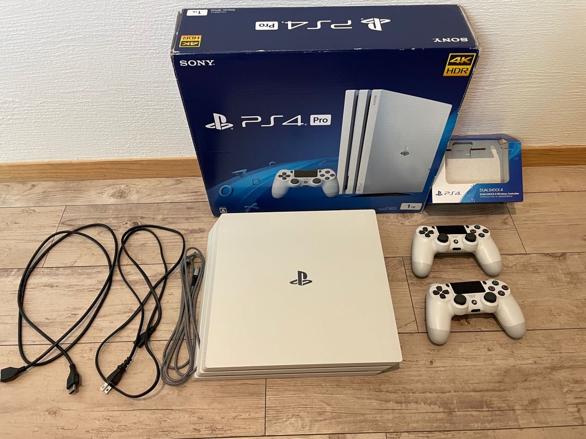 SONY PS4 pro本体 グレイシャーホワイト CUH-7200 1TB 純正コントローラー2台